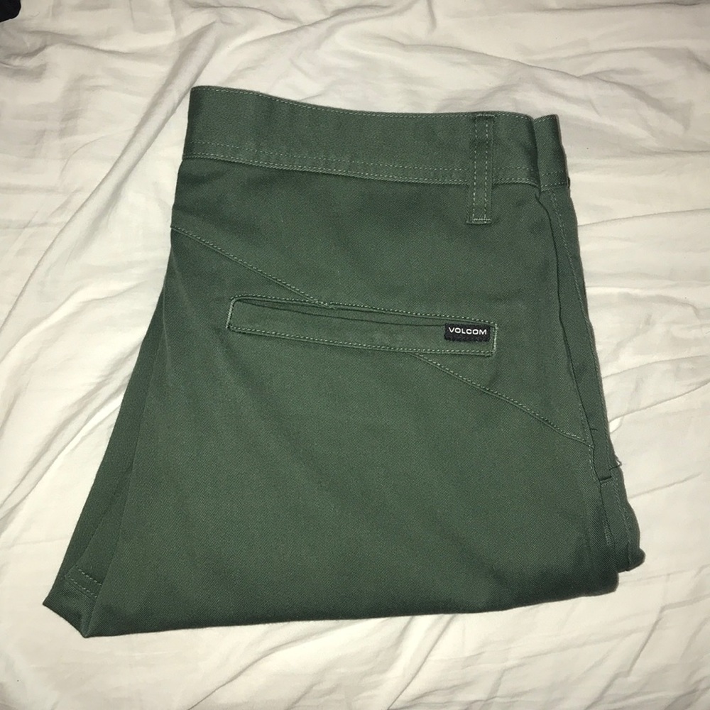 Volcom frickin modern 30x30 “cilantro green”